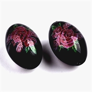 Perle i porcelæns look med roser. 15 x 10 mm. Sort